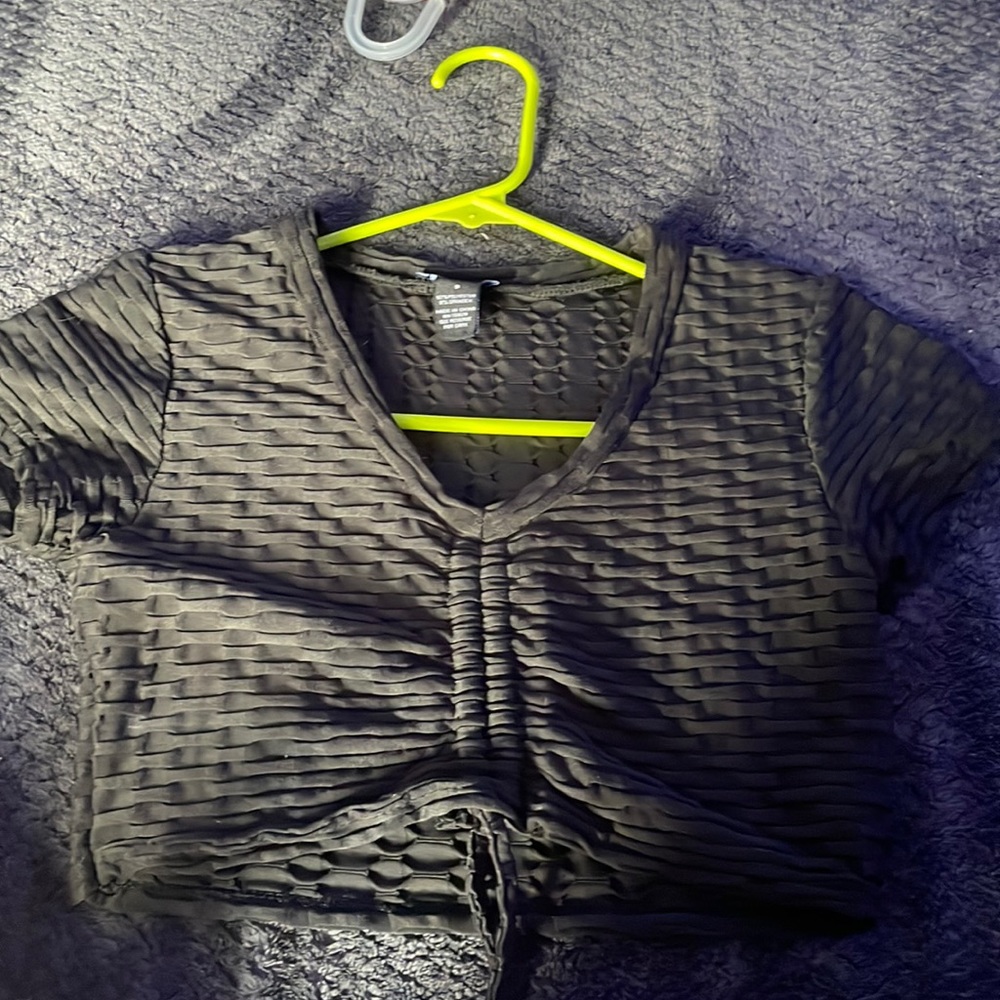rue 21, adjustable black crop top, size small